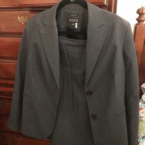 Jones New York Set of pants and blazer!!!